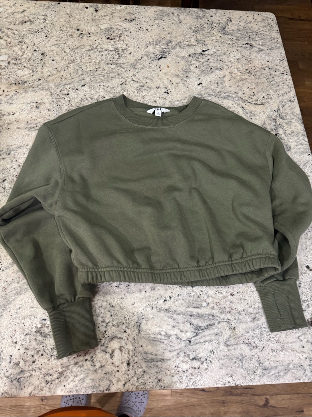 JoyLab Olive Cropped Crewneck Sweatshirt